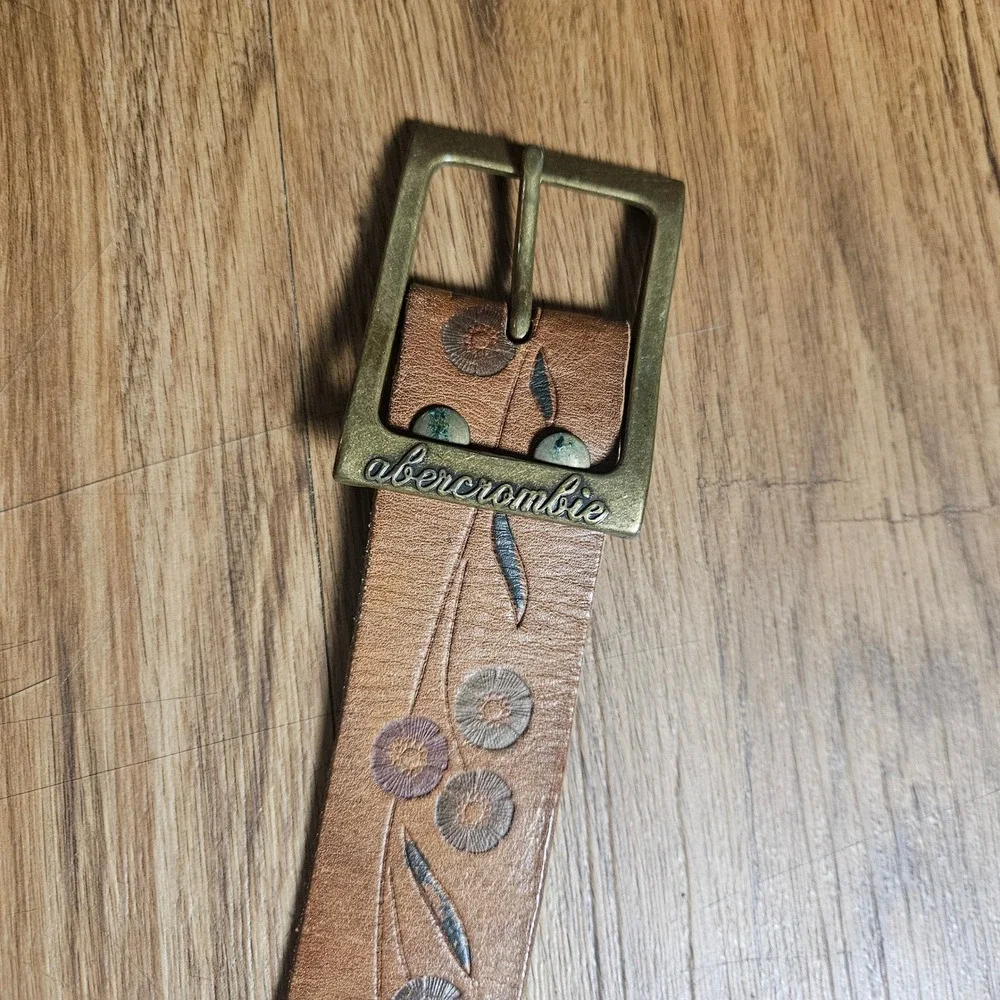 Abercrombie & Fitch Floral Embossed Leather Belt Brass Buckle 28 Boho Chic
